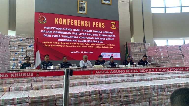 1750153684-penampakan-uang-rp-1188-triliun-sitaan-kejagung-dari-wilmar-group